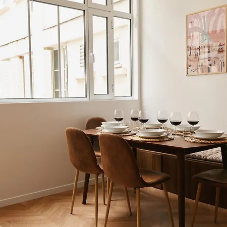 Lavie Maison Marais Sauna Hot Tub